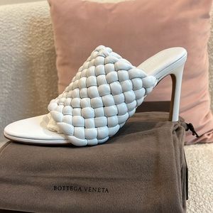 Bottega Veneta - Padded Intreccio Sandal - Optic White - 37 - NEW, NEVER WORN